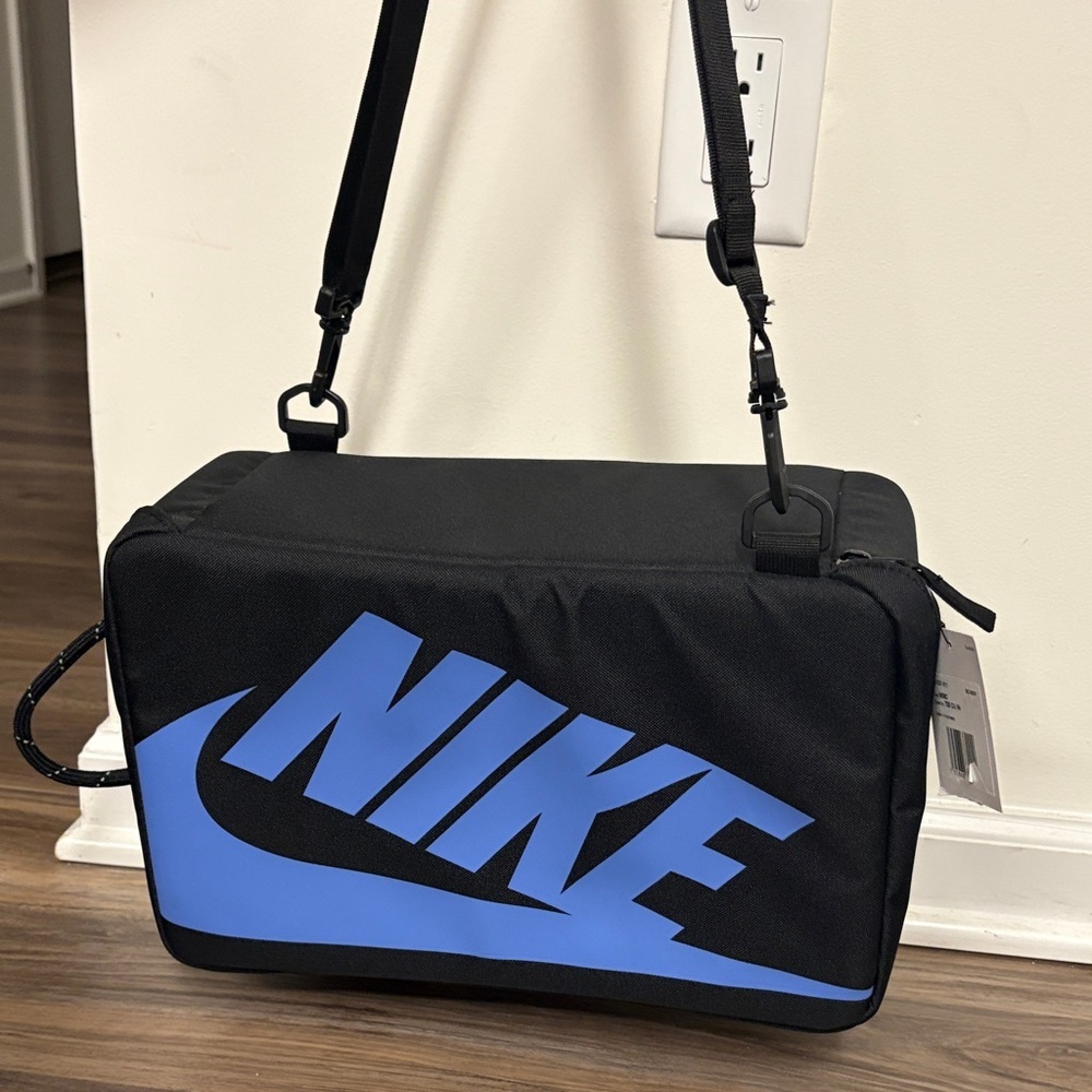 Nike Men's Black Duffel Bag with Blue Logo - Picture 5 of 11